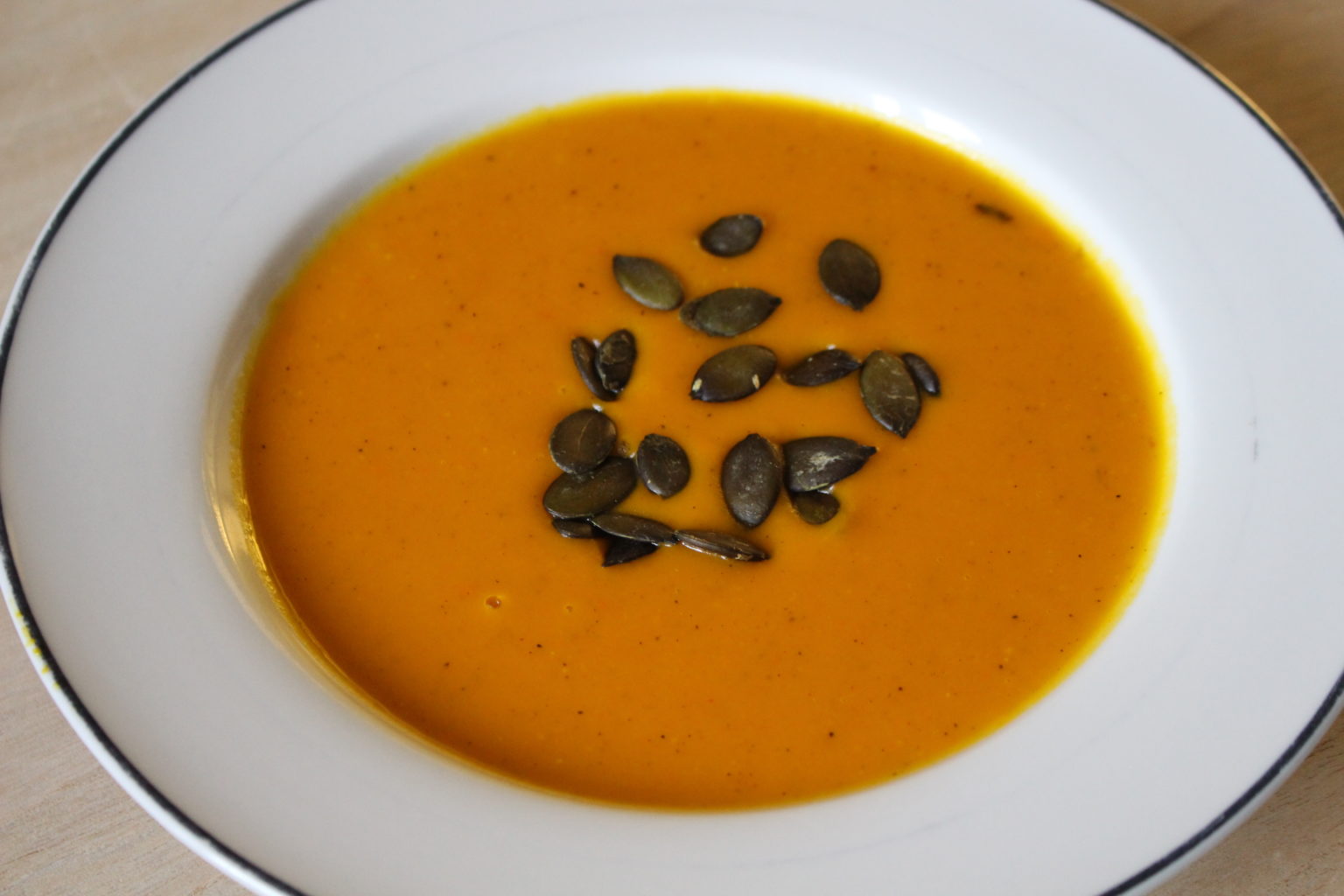 schnelle Kürbiscremesuppe mit Kürbiskernen - Viola&amp;#39;s Blog